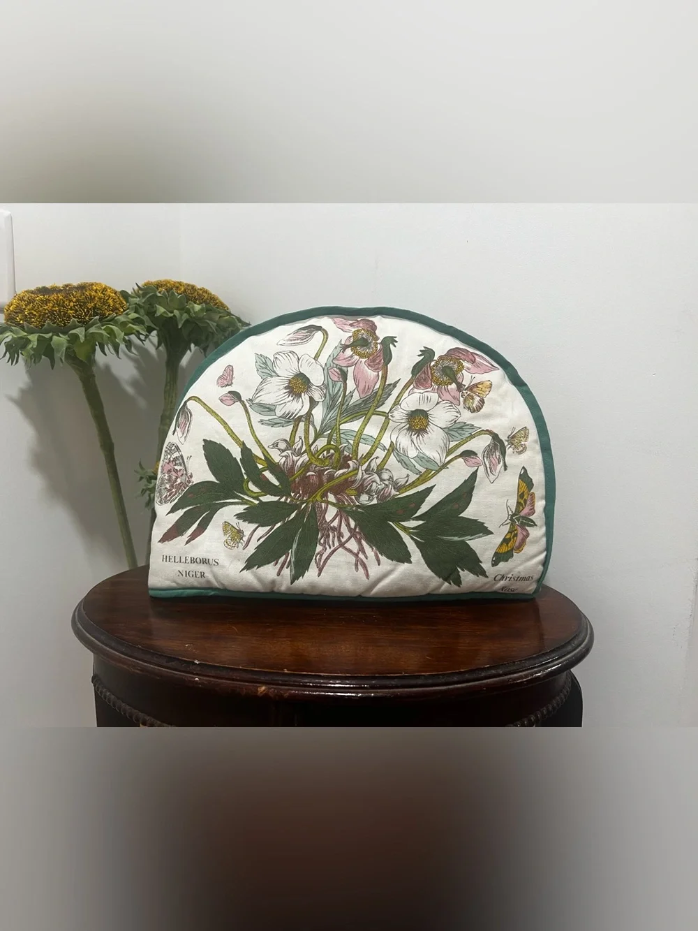 Portmeirion Christmas Rose Botanical Tea Cosy